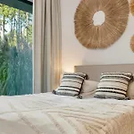 Shelter Luxury *