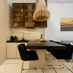 Shelter Luxury Lejlighed