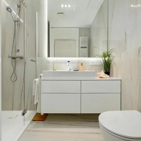 Shelter Luxury 아파트