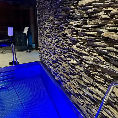 Shelter Luxury *