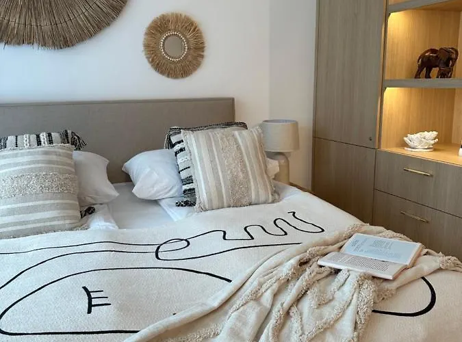 Shelter Luxury דירה