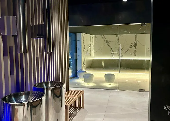 Shelter Luxury דירה *